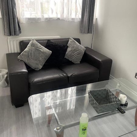 Newly Renovated Studio In Acton London Exterior foto